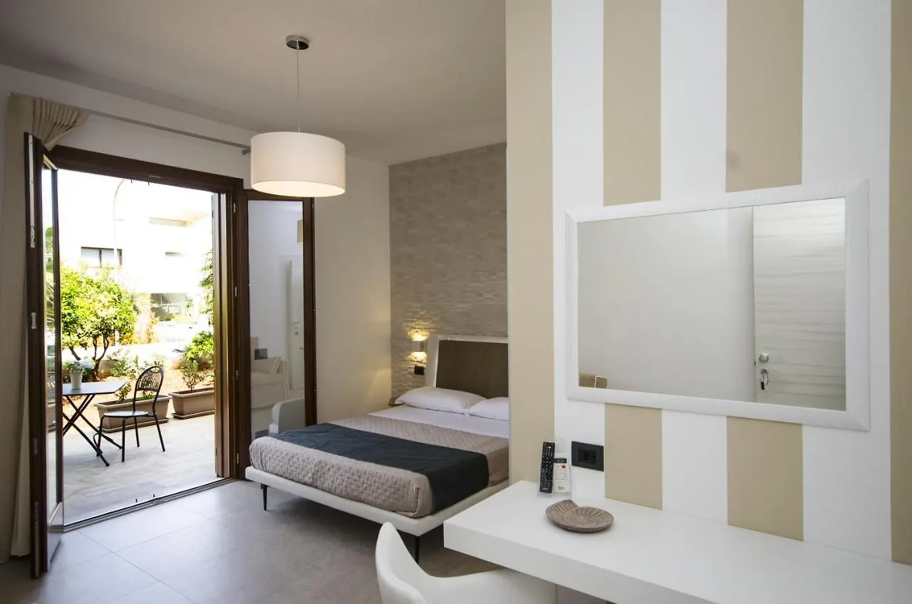 Hotel Cala di Ponente Castelluzzo 2*,  Italia