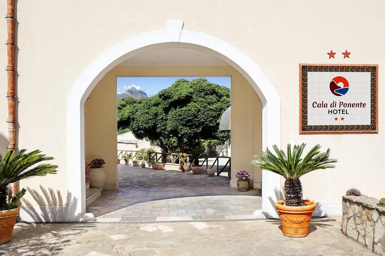 Hotel Cala di Ponente Castelluzzo Italia