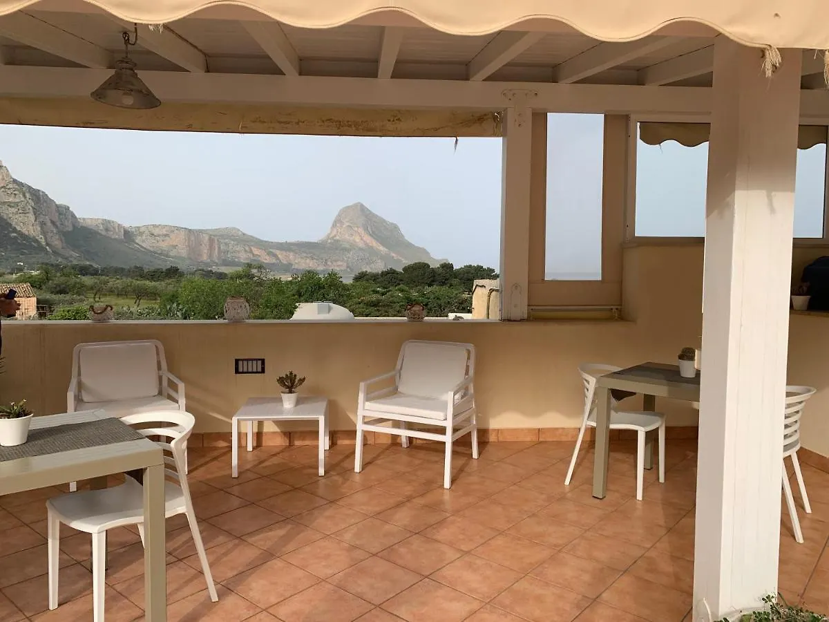 Hotel Cala Di Ponente Castelluzzo 2*,